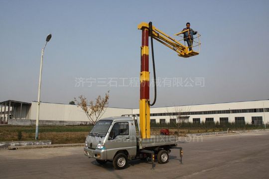 點擊查看詳細信息<br>標題：小型高空作業(yè)車 閱讀次數(shù)：2624